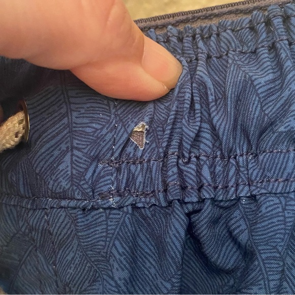 CARBON2COBALT Men Blue Unlined Leaf Print Shorts Size Large - Picture 3 of 8